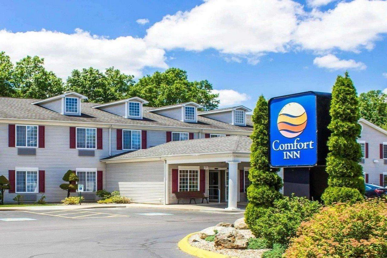 Comfort Inn Guilford Near I-95 Экстерьер фото