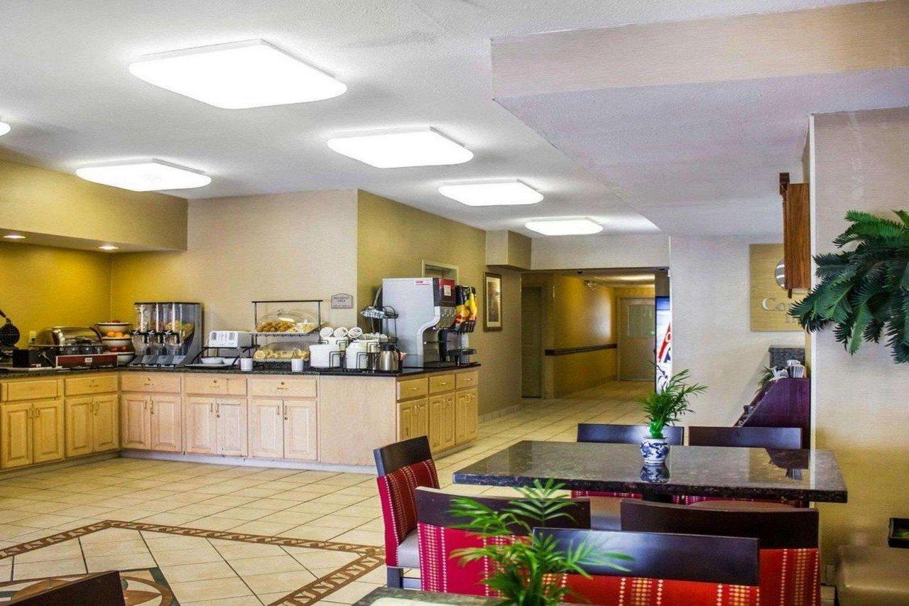 Comfort Inn Guilford Near I-95 Экстерьер фото