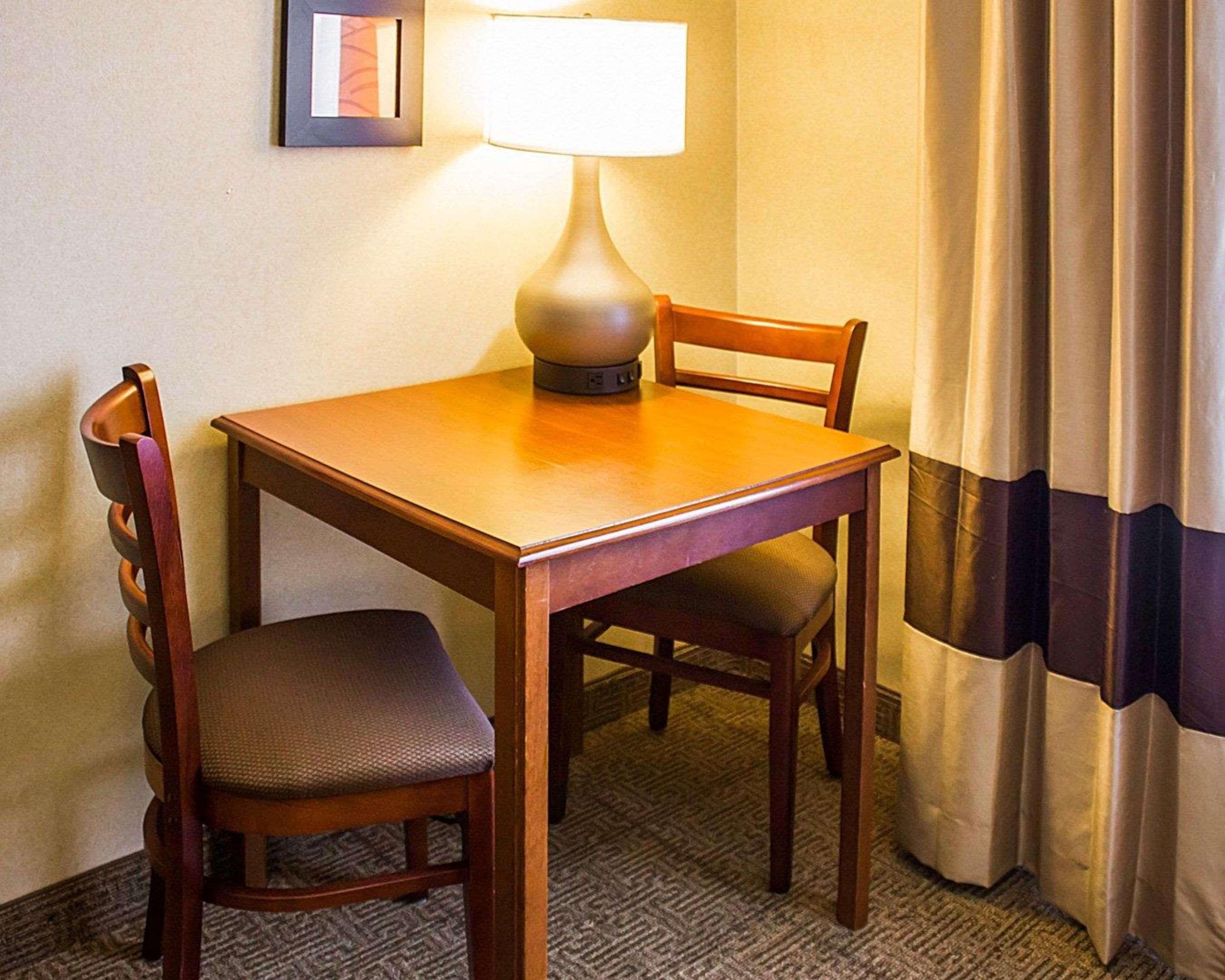 Comfort Inn Guilford Near I-95 Экстерьер фото