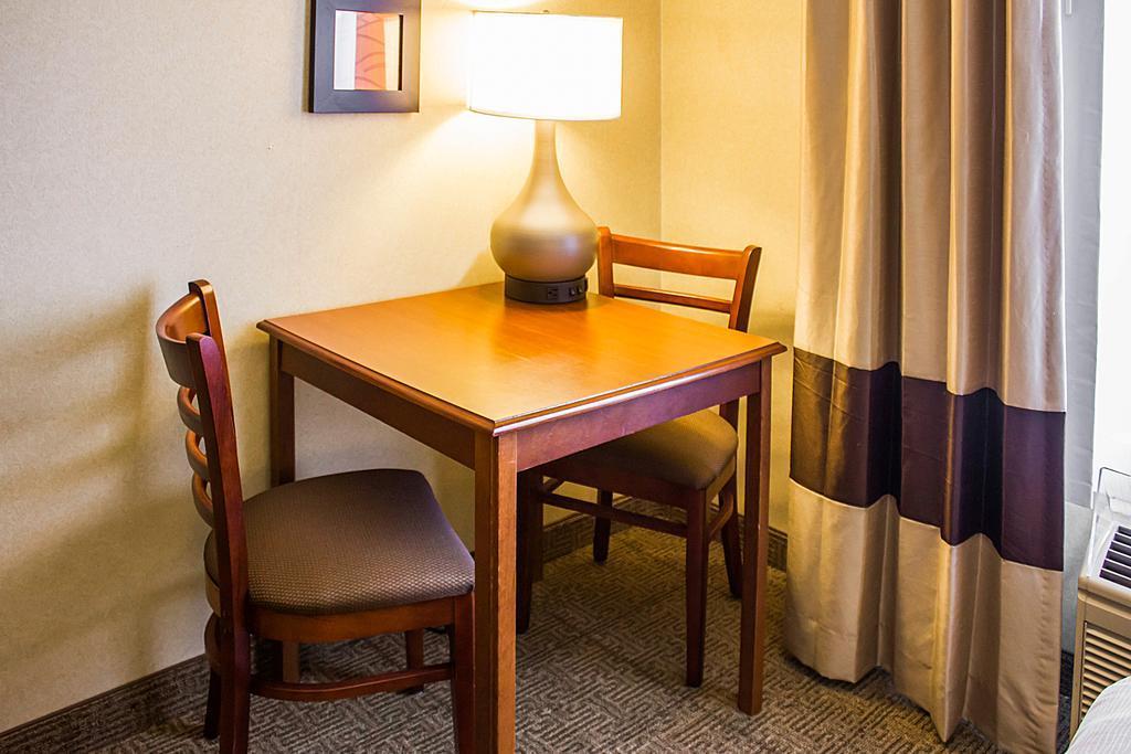 Comfort Inn Guilford Near I-95 Экстерьер фото