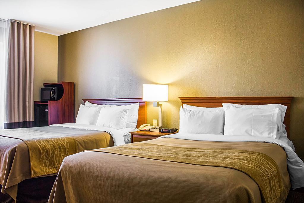 Comfort Inn Guilford Near I-95 Экстерьер фото