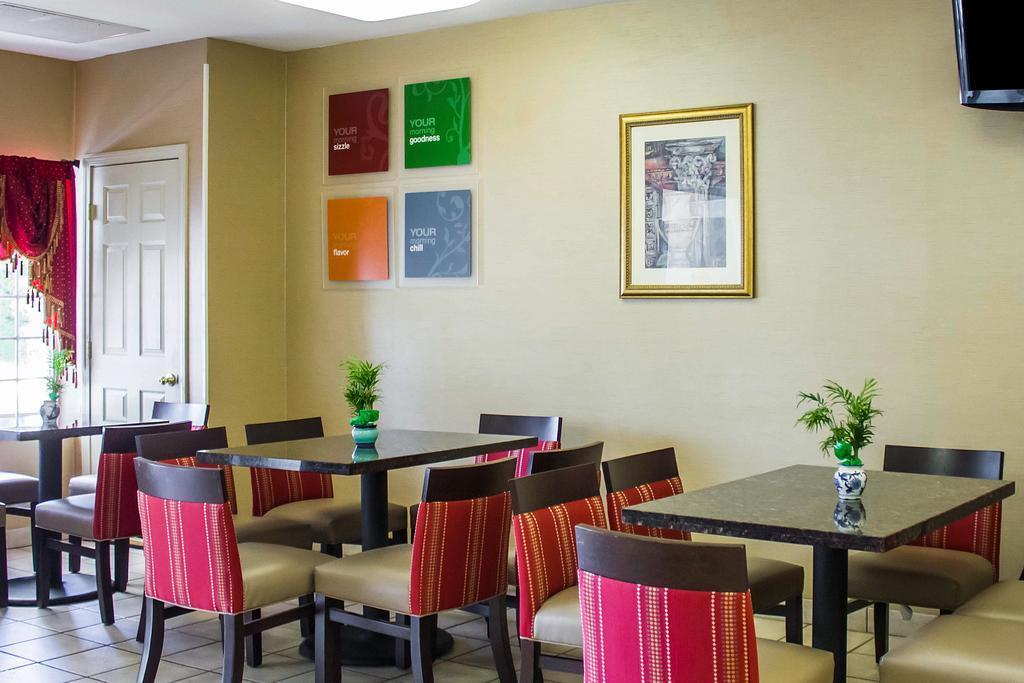 Comfort Inn Guilford Near I-95 Экстерьер фото