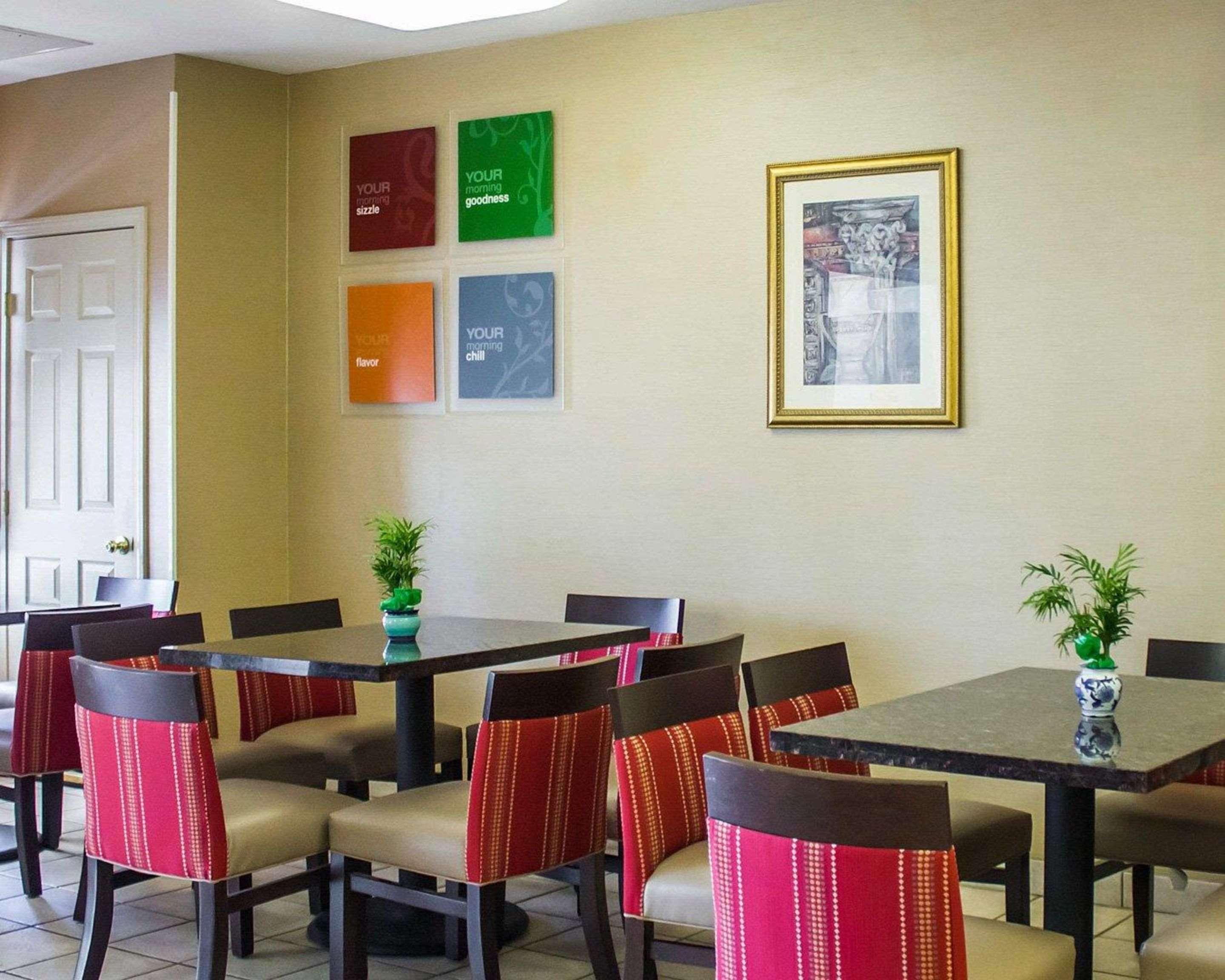 Comfort Inn Guilford Near I-95 Экстерьер фото