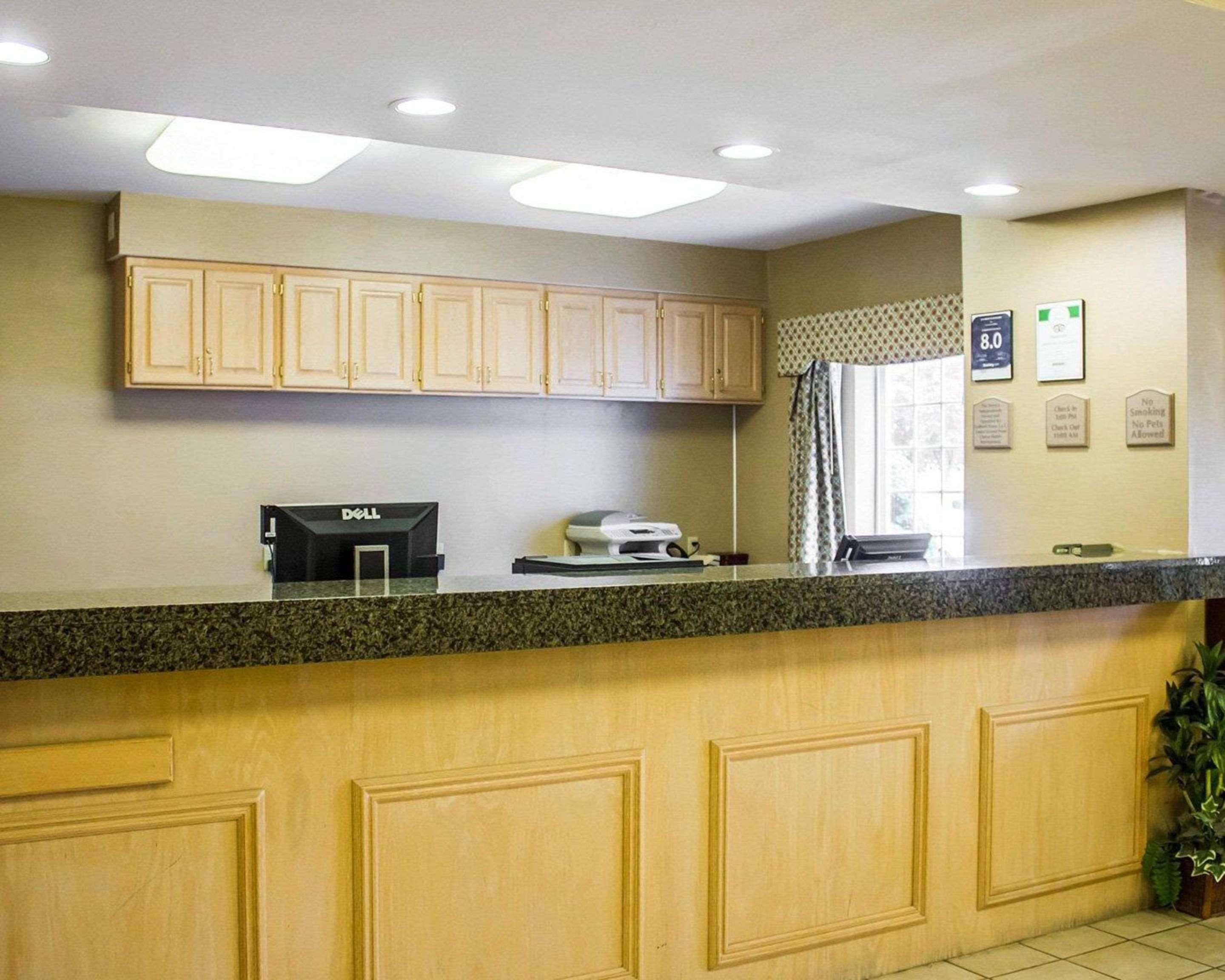 Comfort Inn Guilford Near I-95 Экстерьер фото