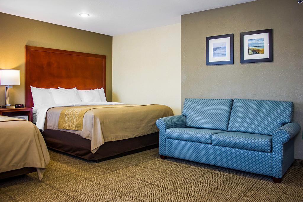 Comfort Inn Guilford Near I-95 Экстерьер фото