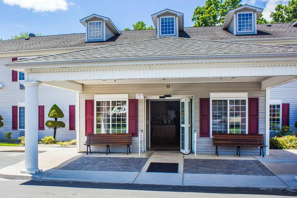 Comfort Inn Guilford Near I-95 Экстерьер фото