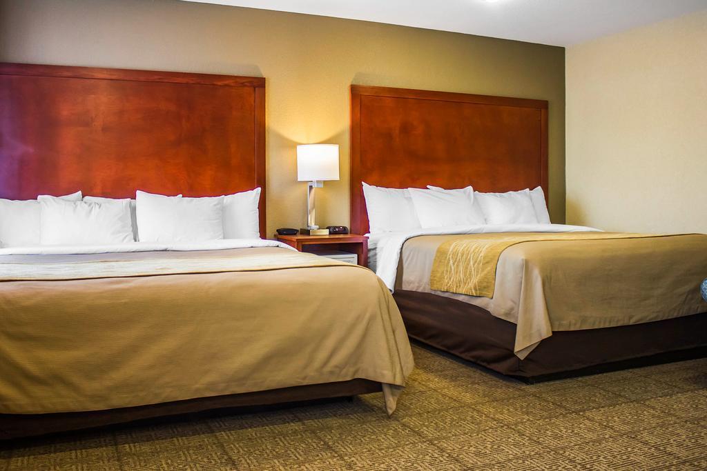 Comfort Inn Guilford Near I-95 Экстерьер фото