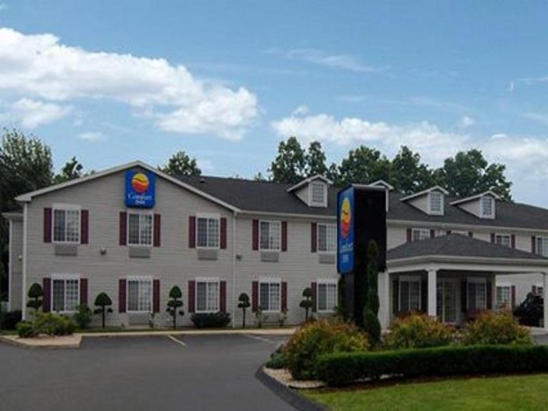Comfort Inn Guilford Near I-95 Экстерьер фото