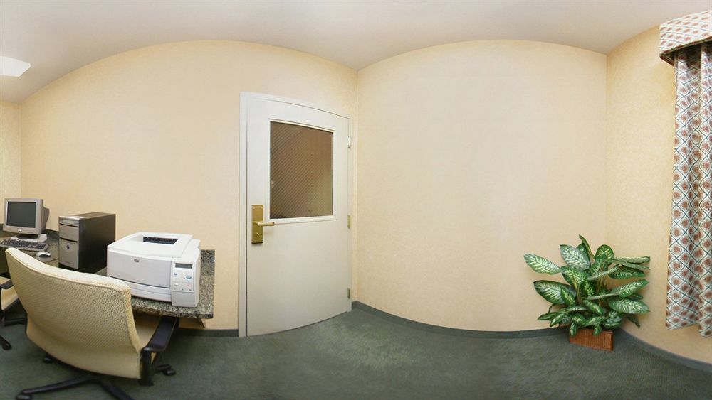 Comfort Inn Guilford Near I-95 Экстерьер фото