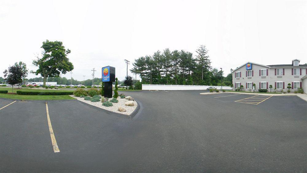 Comfort Inn Guilford Near I-95 Экстерьер фото